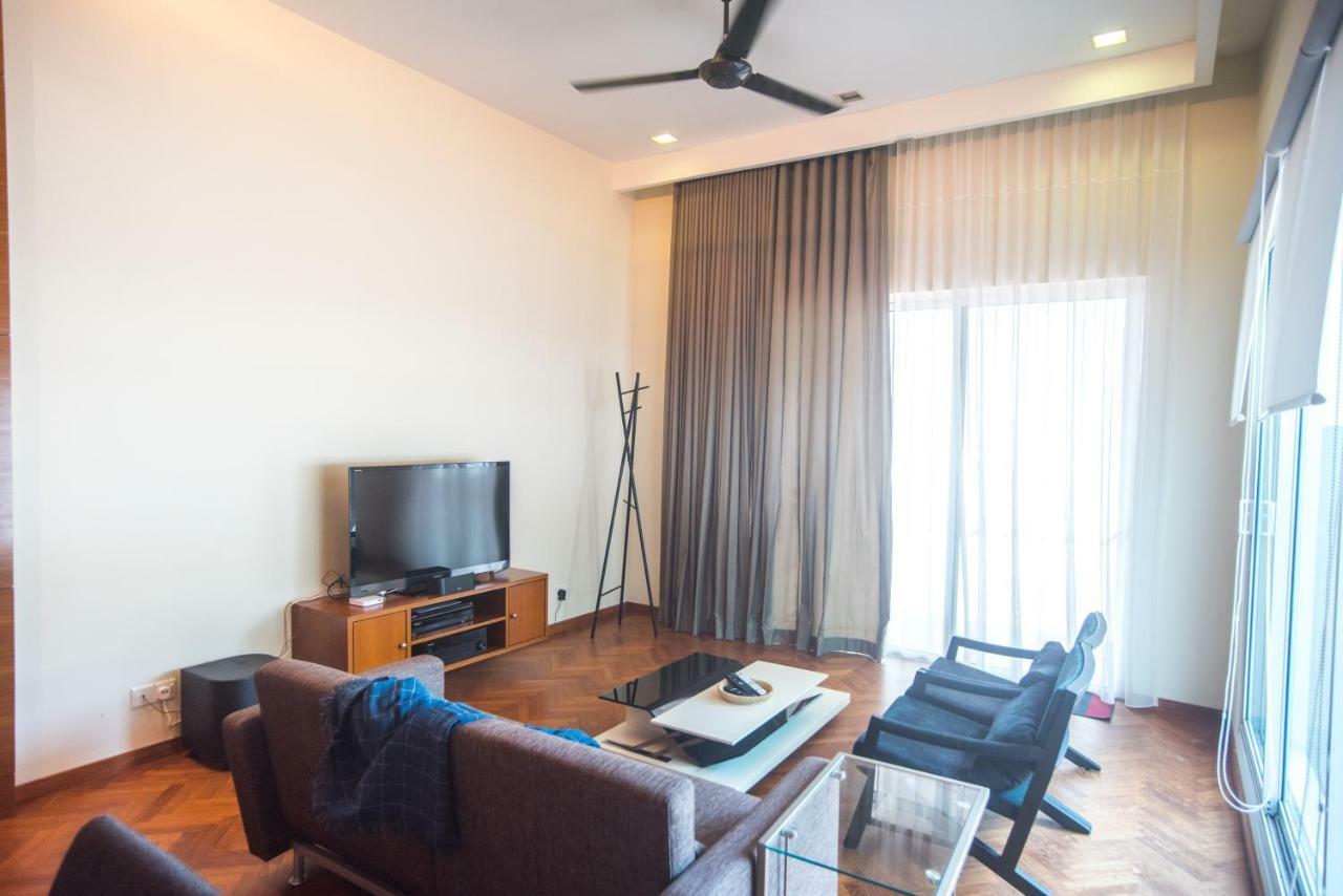 The At Waterside Straits Quay By Plush *